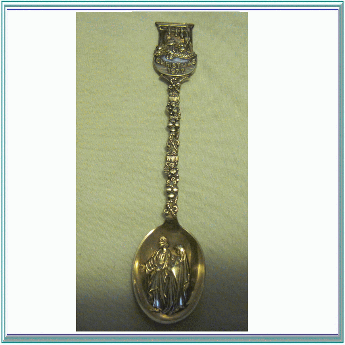 1200 - 1977 CHRISTMAS SOUVENIR SPOON