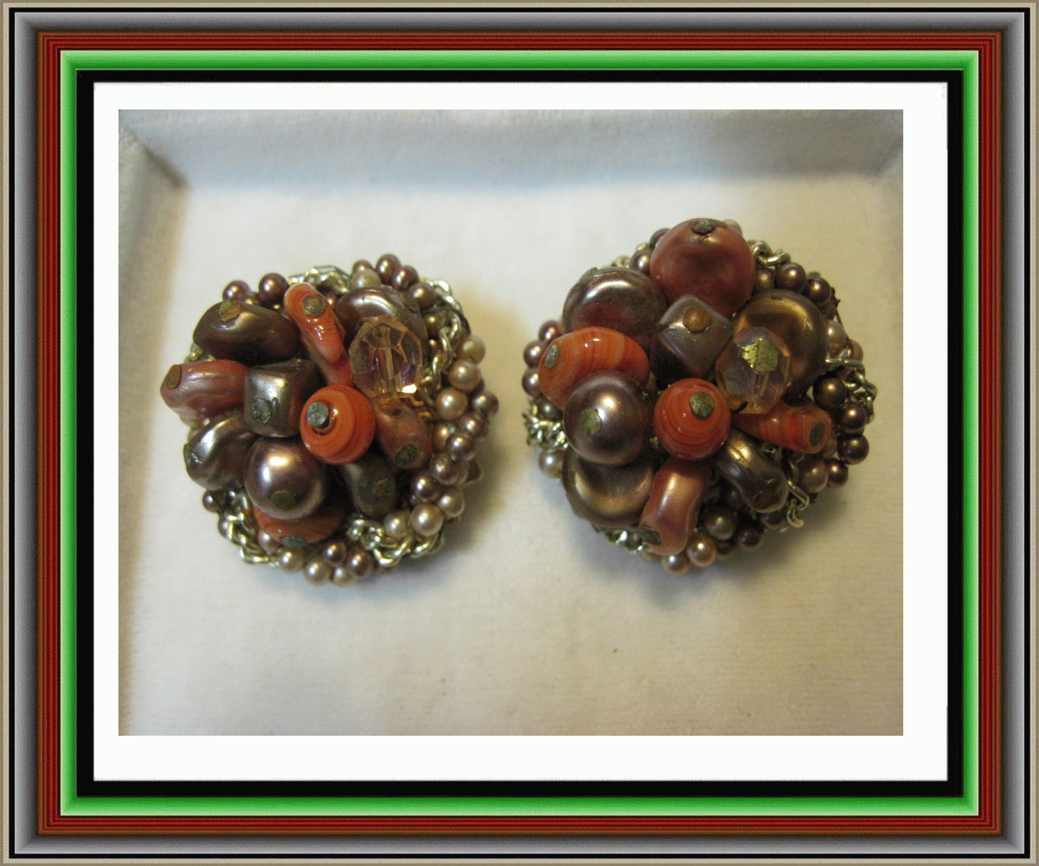 0555 -VINTAGE FRUIT SALAD CLUSTER CLIP ER SIGNED JAPAN CORAL EAR